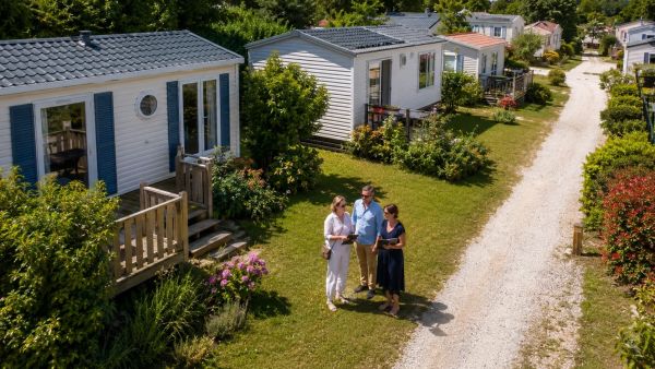 Investir dans une résidence de loisirs : pourquoi opter pour un parc résidentiel de loisirs ?